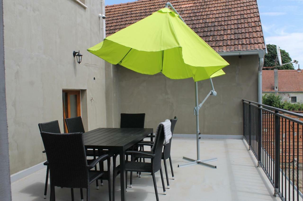 "U Capa" Krasny Apartman V Sedleci Sedlec  Exterior foto